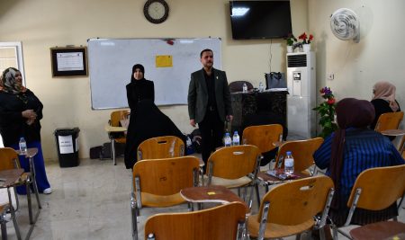 السيد عميد كلية التربية للعلوم الإنسانية يتفقد سير الامتحانات النهائية لطلبة الدراسات العليا