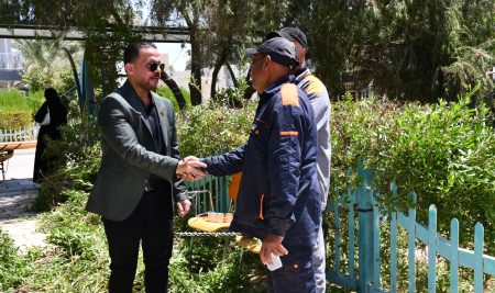 السيد عميد كلية التربية للعلوم الإنسانية يتفقد حدائق الكلية ويشيد بجهود الملاكات الخدمية