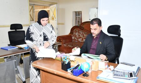 السيد عميد كلية التربية للعلوم الانسانية يتفقد وحدة المخازن في الكلية