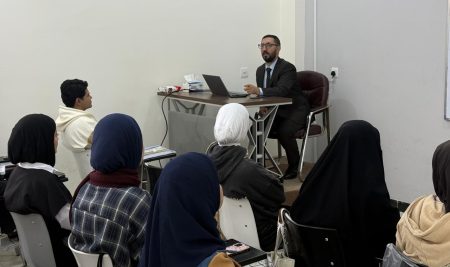 كلية التربية للعلوم الانسانية تعقد ندوة في الابتزاز الالكتروني الذكاء الاصطناعي نموذجا