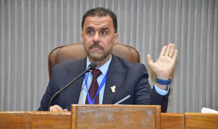 عميد كلية التربية للعلوم الإنسانية يلتقي بالكادر التدريسي في الدراسة المسائية