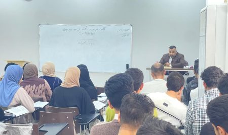 كلية التربية للعلوم الإنسانية تعقد ندوة علمية عن آليات تدريب وتأهيل الخريجين نحو سوق العمل التنافسي