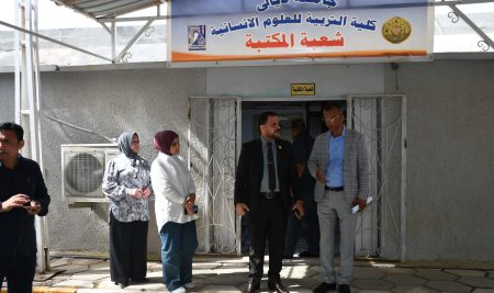 السيد عميد كلية التربية للعلوم الإنسانية يتفقد مكتبة الكلية ويطلع على أجواء مراجعة الطلبة خلال الامتحانات