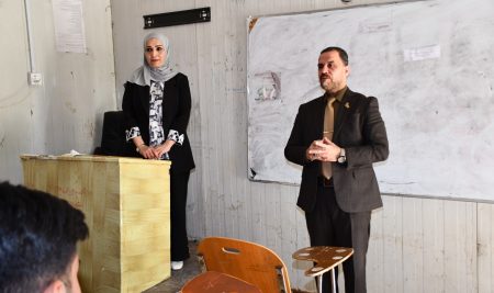 السيد عميد كلية التربية للعلوم الإنسانية يتفقد طلبة المرحلة الأولى