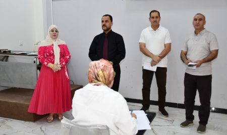 السيد عميد كلية التربية للعلوم الإنسانية يواصل تفقده امتحانات طلبة الدراسات العليا