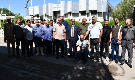 مهنئًا منتسبيها بمناسبة عيد الأضحى المبارك السيد عميد كلية التربية للعلوم الإنسانية يزور الشعب والوحدات الإدارية