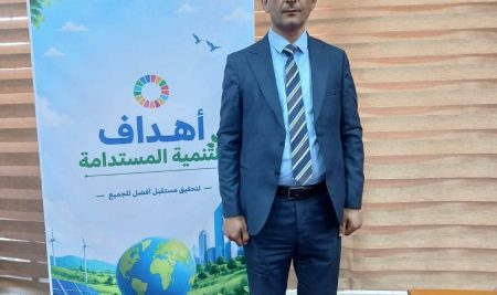 معاون عميد كلية التربية للعلوم الإنسانية يشارك في دورة تطوير مهارات القادة الإداريين