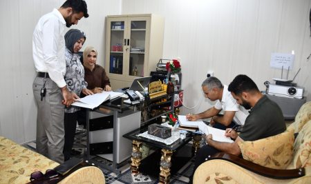 لجنة جامعية تزور كلية التربية للعلوم الإنسانية لتدقيق أعمال شعبة المكتبة