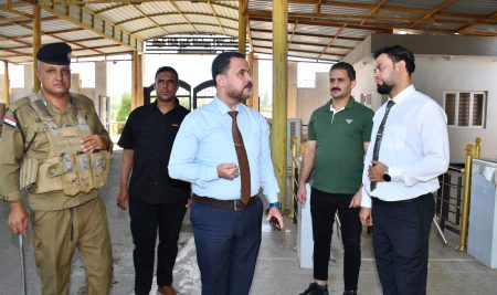 السيد عميد كلية التربية للعلوم الإنسانية يتفقد شعبة الاستعلامات والمتابعة الجامعية في الكلية