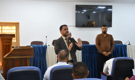 السيد عميد كلية التربية للعلوم الإنسانية يتفقد سير امتحانات الدور الثاني لطلبة الدراسات العليا