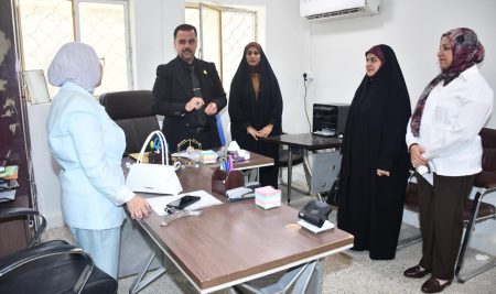 السيد عميد كلية التربية للعلوم الإنسانية يتفقد شعبة شؤون المرأة