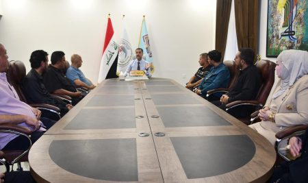السيد عميد كلية التربية للعلوم الإنسانية يعقد اجتماعاً مع منتسبي شعبة التصاريح الأمنية والمتابعة الجامعية