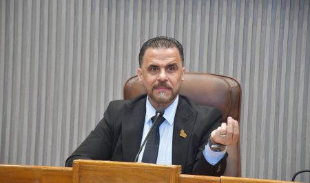 السيد عميد كلية التربية للعلوم الإنسانية يلتقي طلبة الدراسات العليا في قسم العلوم التربوية والنفسية