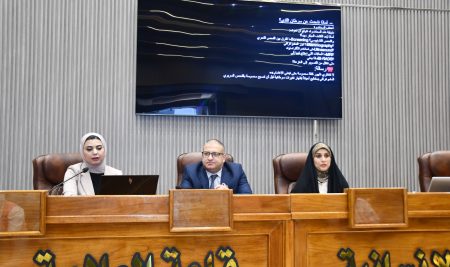 كلية التربية للعلوم الإنسانية تعقد ندوة توعوية عن سرطان الثدي بالتعاون مع كلية الطب