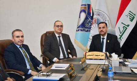 خلال استضافته عميد كلية هندسة تكنولوجيا الذكاء الاصطناعي مجلس كلية التربية للعلوم الإنسانية يعقد اجتماعه الدوري