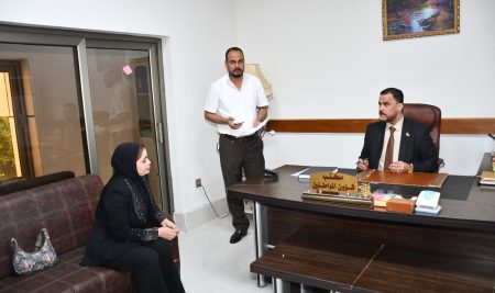 السيد عميد كلية التربية للعلوم الإنسانية يلتقي الطلبة في وحدة شؤون المواطنين