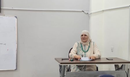 كلية التربية للعلوم الإنسانية تعقد ندوة علمية حول أثر المسرح في تعزيز الوعي الاجتماعي وثقافة التنمية المستدامة